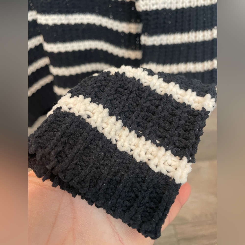 Black and white chenille sweater - Picture 5 of 7